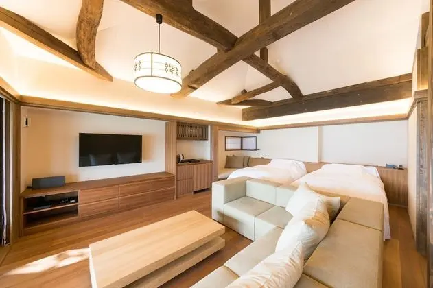 Luxury Oda