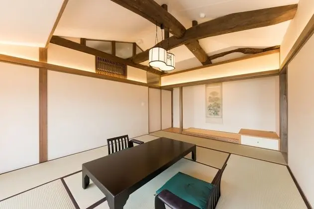 Luxury Oda