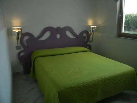 Classic Tek Büyük Yataklı Oda