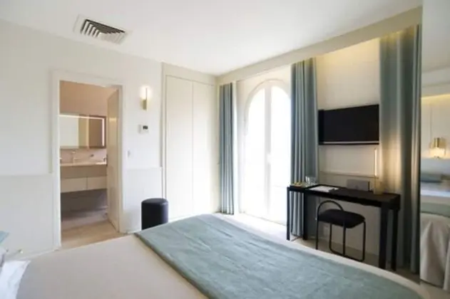 Tek Büyük Yataklı Oda, Liman Manzaralı