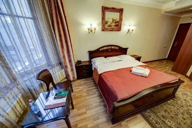 Business Tek Büyük Yataklı Oda