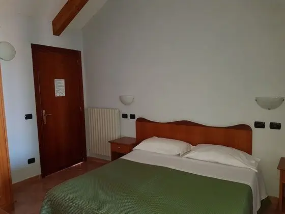 Üç Kişilik Oda