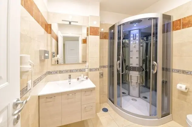 Superior Tek Büyük Yataklı Oda