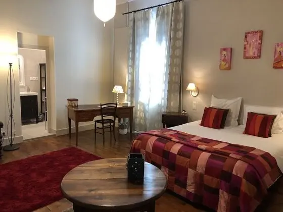 Comfort Tek Büyük Yataklı Oda, 1 Büyük (Queen) Boy Yatak, Özel Banyo, Bahçeli (Pigeonnier)