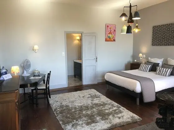 Comfort Tek Büyük Yataklı Oda, Özel Banyo (Clocher)