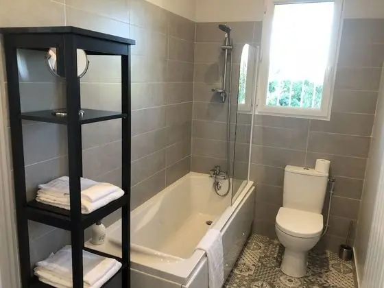 Comfort Tek Büyük Yataklı Oda, Özel Banyo (Clocher)