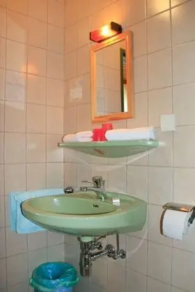 Economy Tek Büyük Yataklı Oda