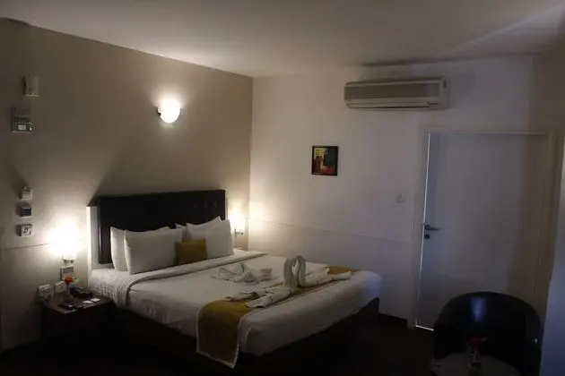 Deluxe Tek Büyük veya İki Ayrı Yataklı Oda