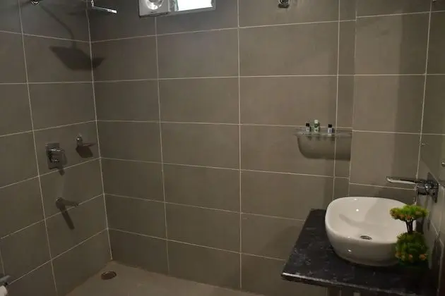 Premium Tek Büyük Yataklı Oda