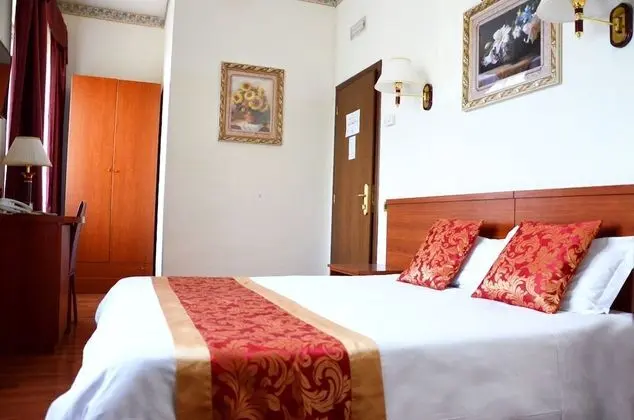 Tek Büyük Yataklı Oda