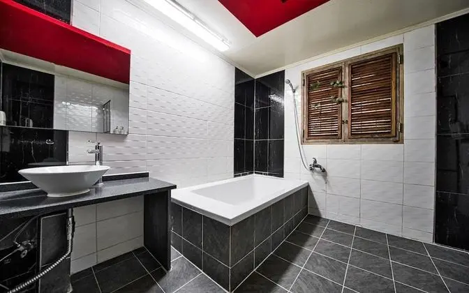 Oda (Special Room (Bathtub Smart TV (Netfl)