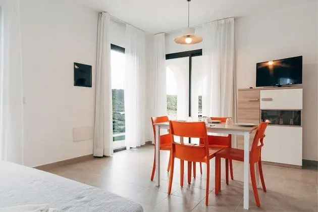 Basic Stüdyo, 1 Büyük (Queen) Boy Yatak, Tepe Manzaralı