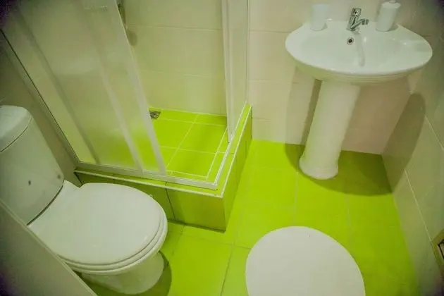 Standard Tek Büyük Yataklı Oda, Ortak Banyo (London)