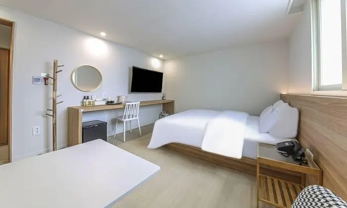 Standard Tek Büyük Yataklı Oda