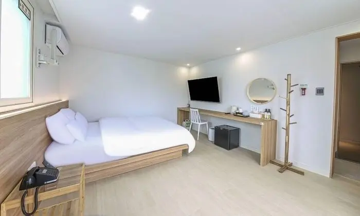 Standard Tek Büyük Yataklı Oda