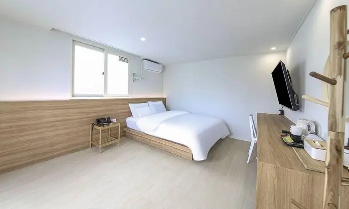 Standard Tek Büyük Yataklı Oda