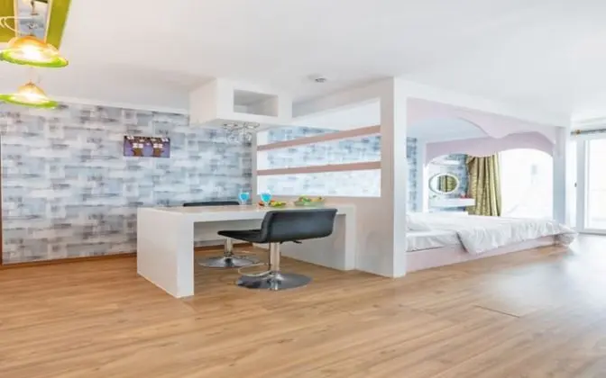 Oda (Room 202 (Ocean View Spa))