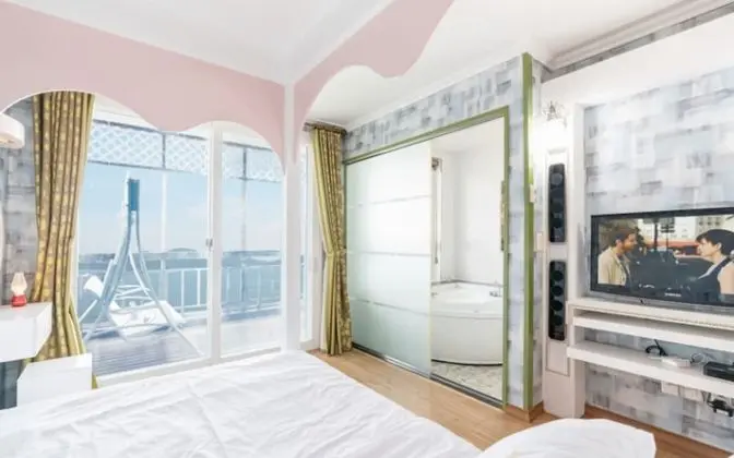 Oda (Room 202 (Ocean View Spa))