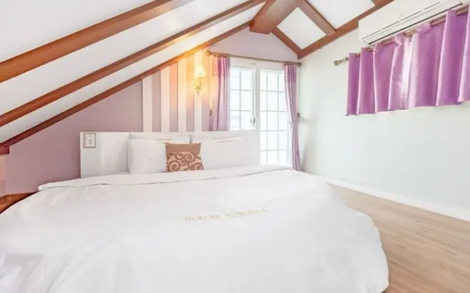 Oda (Room 302 (Ocean View Spa))