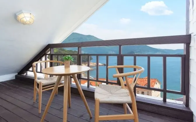 Oda (Room 302 (Ocean View Spa))