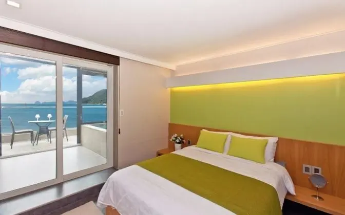 Oda (April (Open-Air Bath))