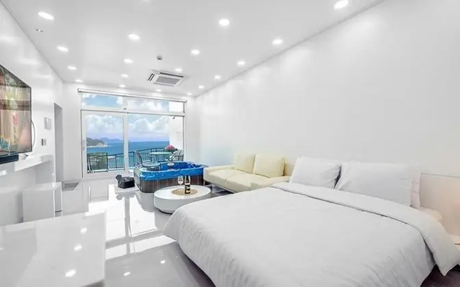 Oda (Building A-101 (private pool jet spa))