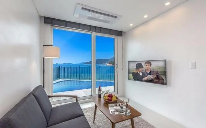 Oda (B101 (Individual Pool Ocean View))