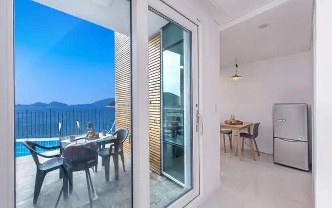 Oda (B101 (Individual Pool Ocean View))