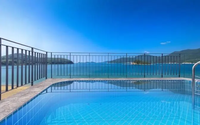 Oda (B101 (Individual Pool Ocean View))