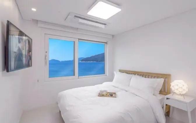 Oda (B102 (Individual pool ocean view))