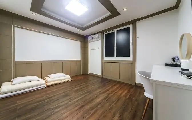 Oda (Ondol Room (Road View))