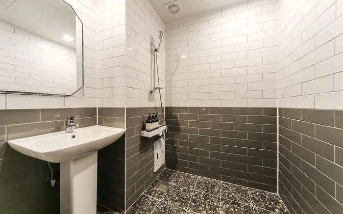 Oda (Ondol Room (Road View))