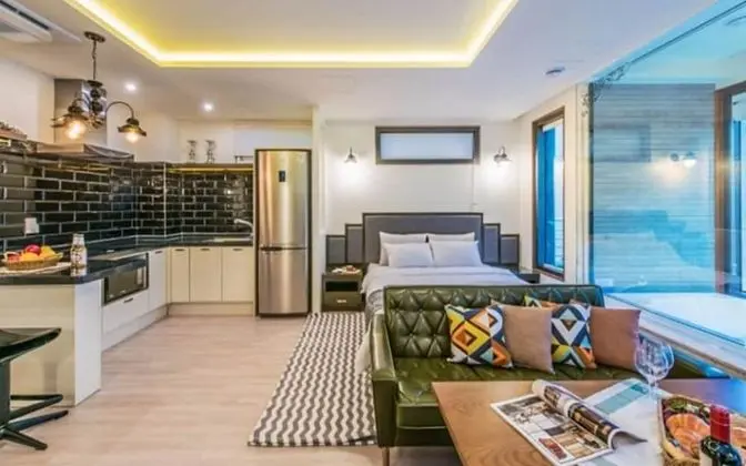 Oda (Room 203 (Ocean View Whirlpool Spa))
