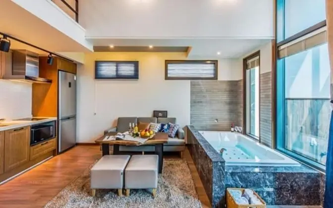 Oda (Room 303 (Duplex Whirlpool Spa))