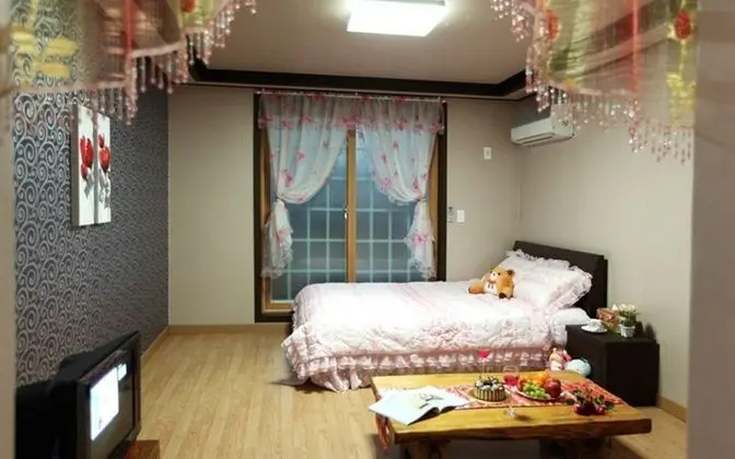 Oda (Simple (Studio))