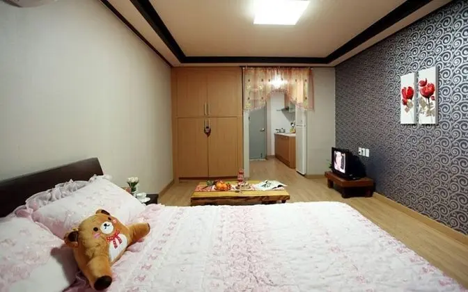 Oda (Simple (Studio))