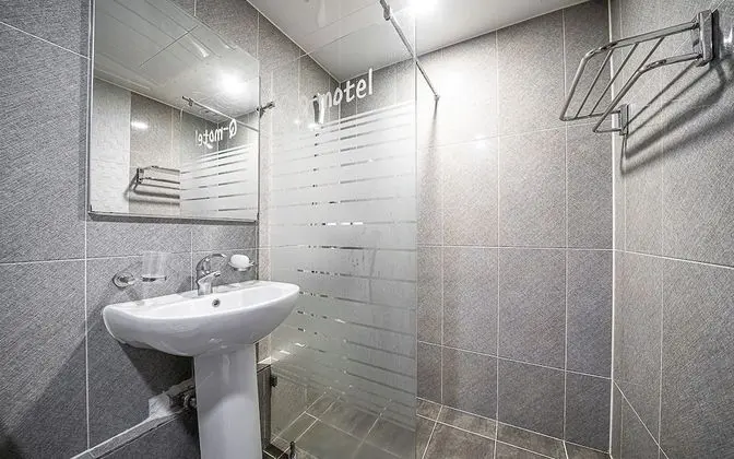 Oda (Standard A (Netflix Available))