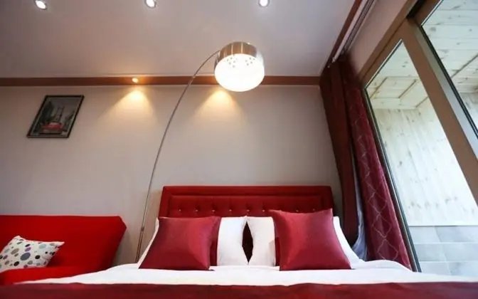 Oda (Hwanghwa Room 201)