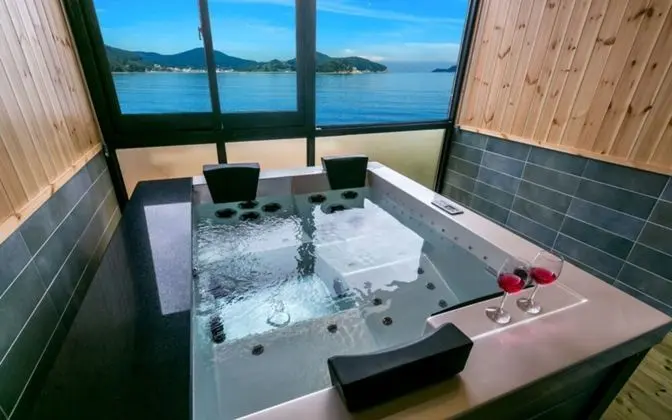 Oda (White flower (jet spa))