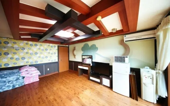 Oda (Bau 203 Studio)