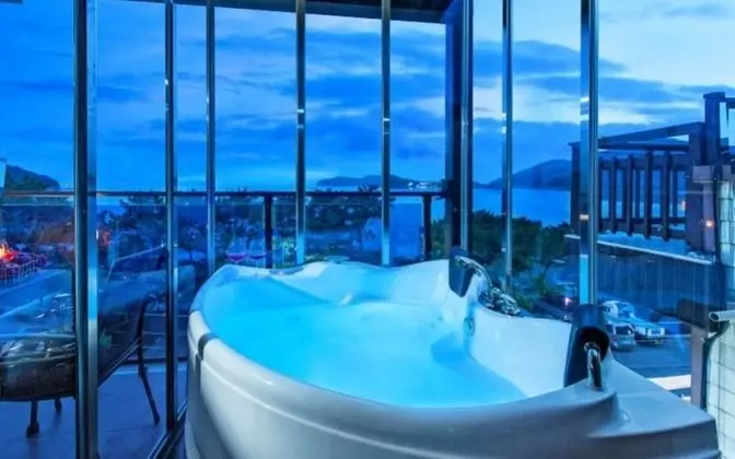 Oda (Building B Room 201 (Spa))