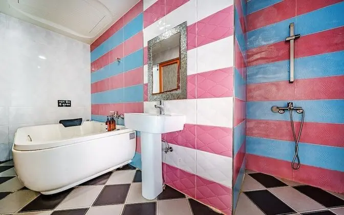 Oda (Individual parking in the general roo)