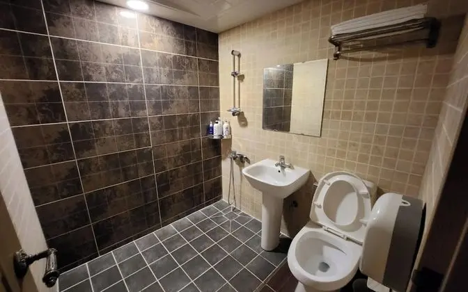 Oda (3 person triple (single+single+single)