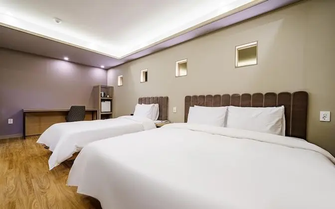 Oda (Deluxe Family Twin (Netflix Available)