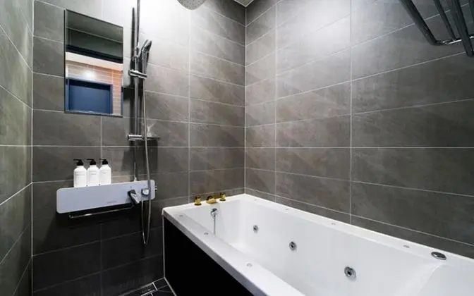 Oda (Room 103 (Spa))