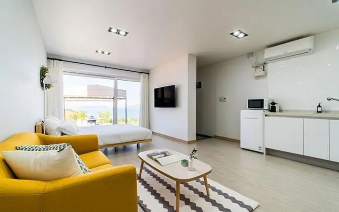 Oda (Room 103 (Spa))