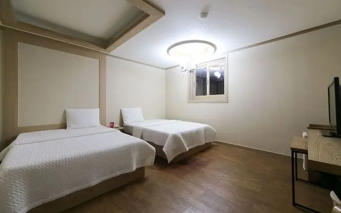 Oda (For 2 Persons(Single Bed2))