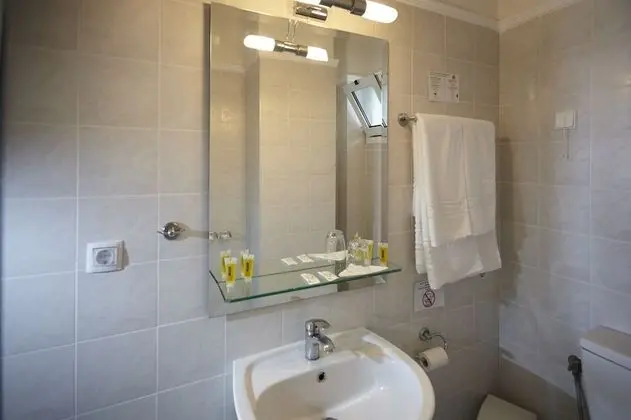 Superior Üç Kişilik Oda, Plaj Manzaralı (Hotel Building)