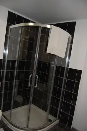 Standard Tek Büyük Yataklı Oda, Ortak Banyo