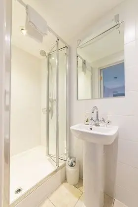 Standard Tek Büyük Yataklı Oda, Banyolu/Duşlu